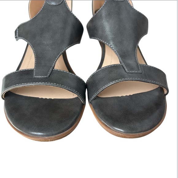 TINSTREE Women's Wedge Comfort Sandal Ankle T-Strap Back Zip Gunmetal Leather  9 - Picture 6 of 14